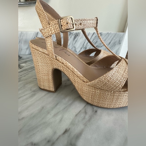 Wild Pair Women's Platform Sandals - Picture 9 of 9